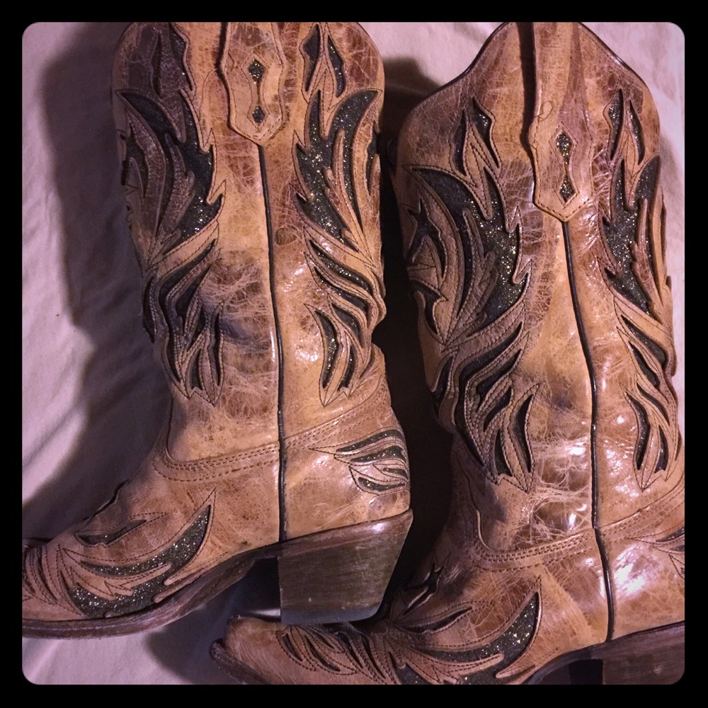 Corral boots